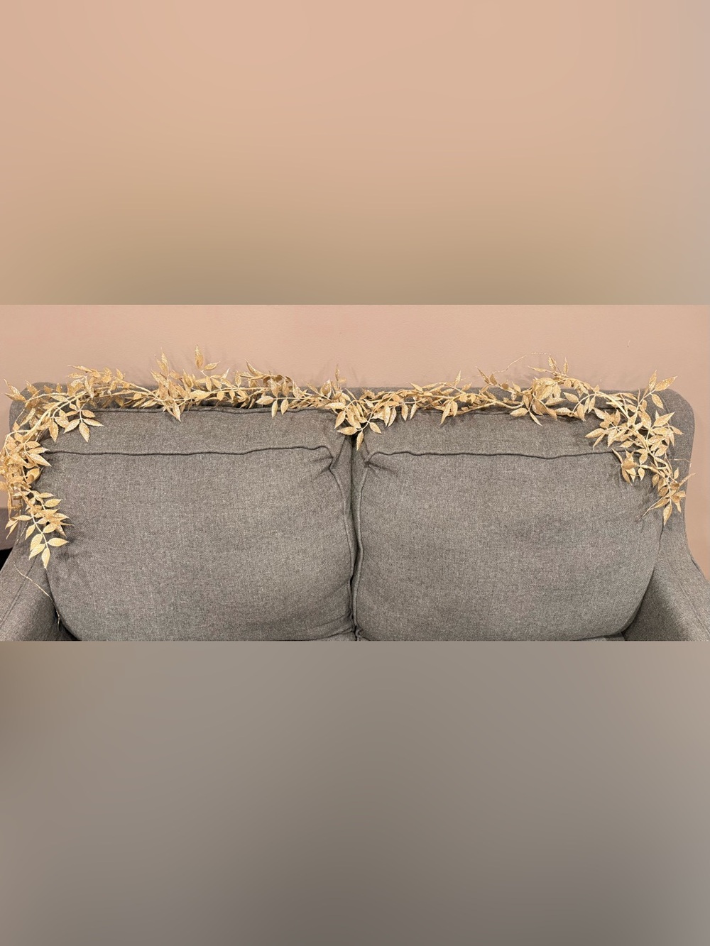 Elegant Gold Leaf Decorative Garland